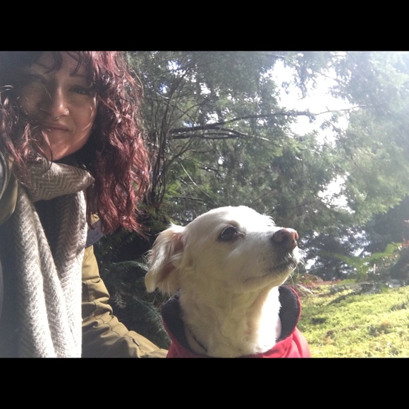 Meet your Posher, Hannah - Picture 2 of 2